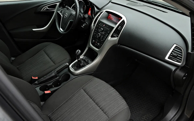 Opel Astra cena 23500 przebieg: 158000, rok produkcji 2012 z Gostynin małe 781